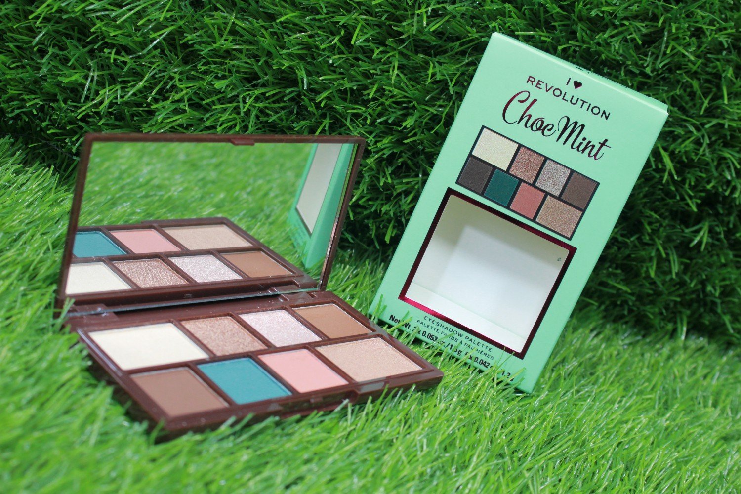 Revolution Chocolate Choe Mint Eye Shadow - Contour Pallet
